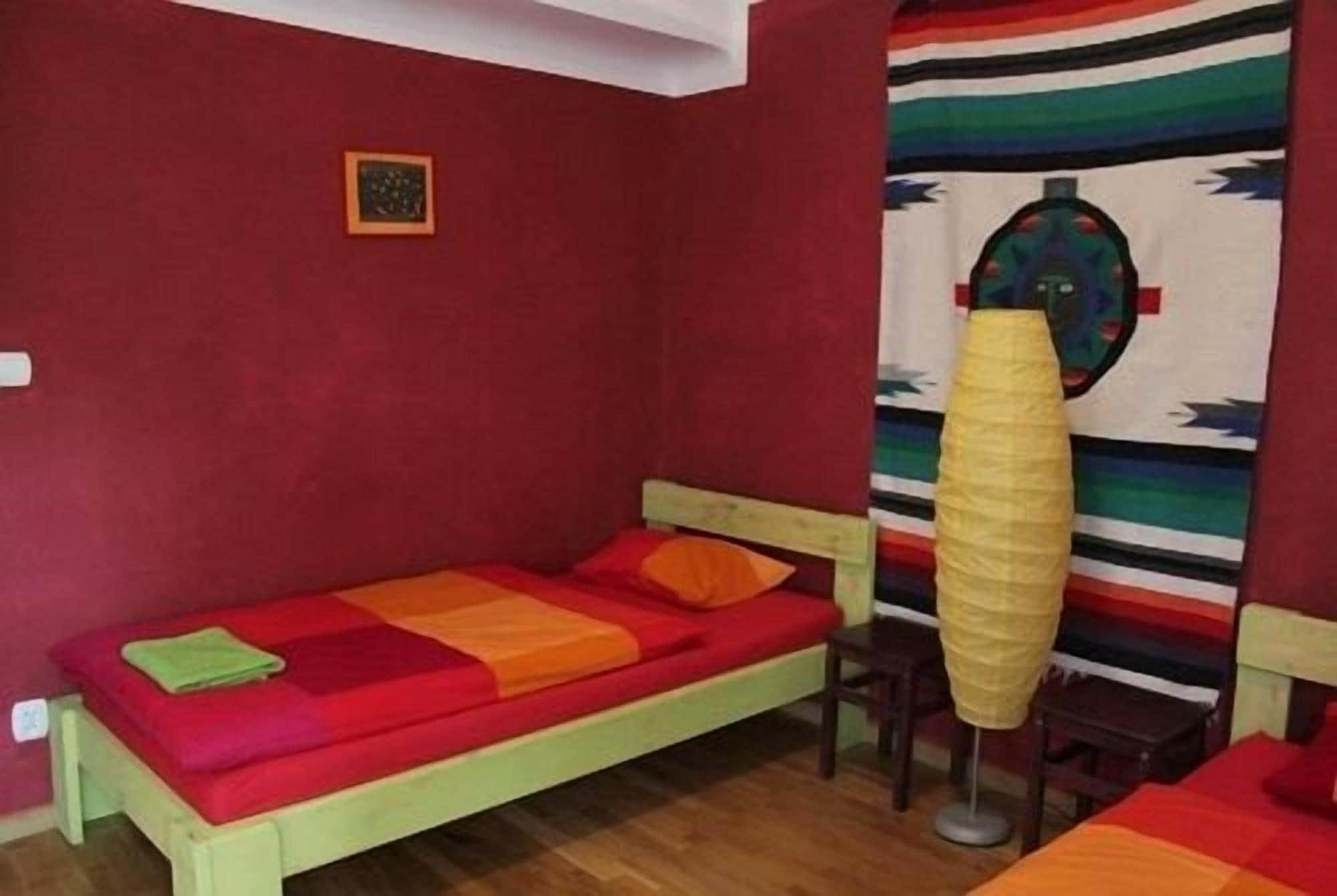 El Hostel Warszawa Eksteriør bilde