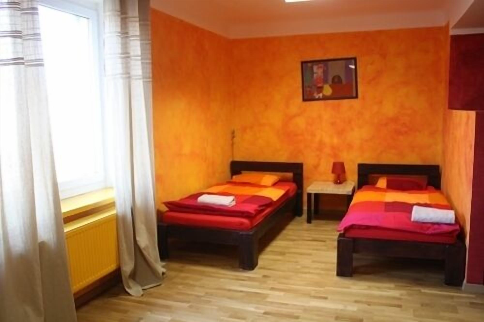 El Hostel Warszawa Eksteriør bilde
