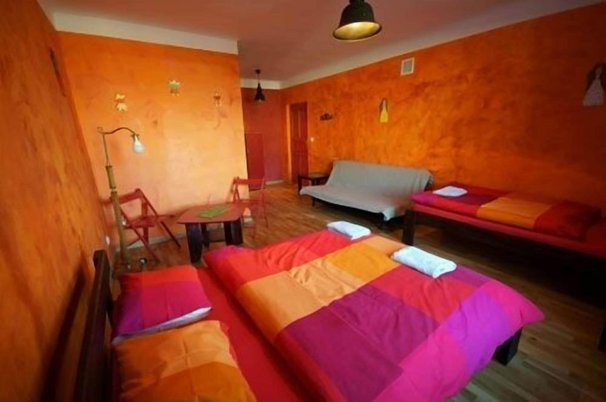 El Hostel Warszawa Eksteriør bilde